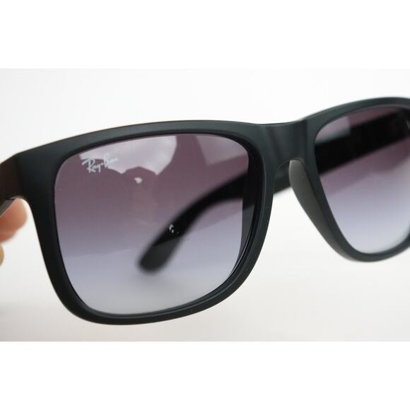 Ray-Ban Justin Sunglasses RB4165 Matte Black, Rubberized, Polarized Lenses - Picture 4 of 11